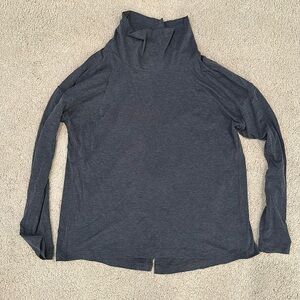Lululemon long sleeve Tshirt